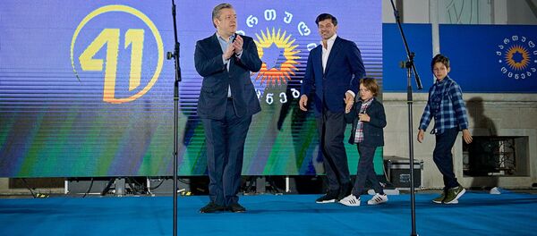 გიორგი კვირიკაშვილი და კახა კალაძე შვილებით „ქართული ოცნების“ მომხრეებთან შეხვედრაზე - Sputnik საქართველო