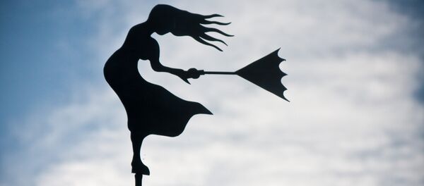 Женская фигура, указывающая направление ветра - Sputnik Грузия