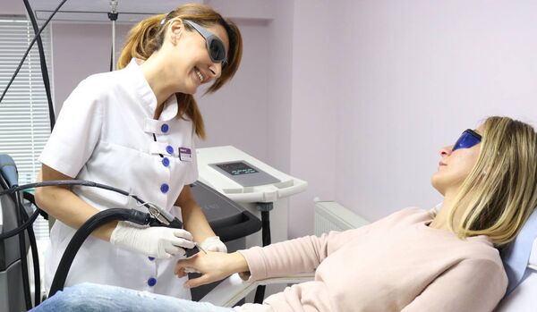 რა განსხვავებაა ალექსანდრიტის და დიოდის ლაზერს შორის: თმის მოცილების ყველაზე  ეფექტური გზა რა განსხვავებაა ალექსანდრიტის და დიოდის ლაზერს შორის: თმის მოცილების ყველაზე  ეფექტური გზა - Sputnik საქართველო