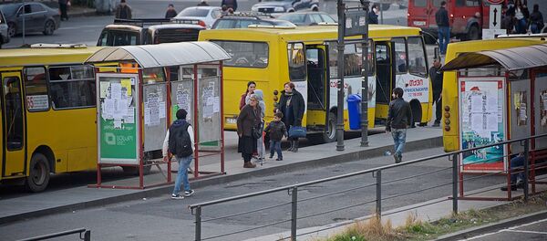 ავტობუსების გაჩერება ავტობუსების გაჩერება - Sputnik საქართველო