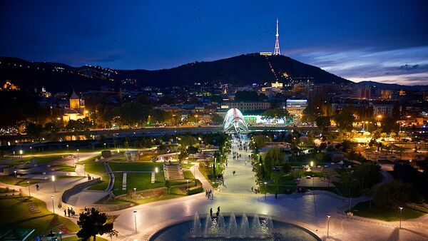 Вид на парк Рике, мост Мира и тбилисскую телебашню - Sputnik Грузия