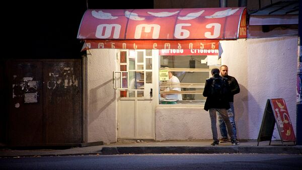 Пекарня тонэ, где делают грузинский хлеб - Sputnik Грузия