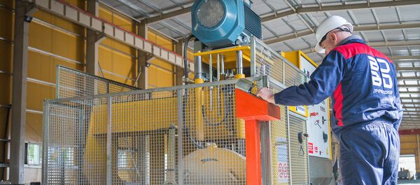 Как работает завод по производству бетонных изделий - Sputnik Грузия