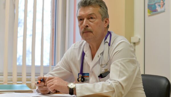 Заведующий приемным отделением 3-й детской больницы Дмитрий Чеснов - Sputnik Грузия