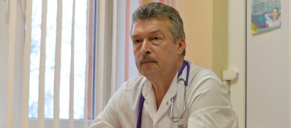 Заведующий приемным отделением 3-й детской больницы Дмитрий Чеснов - Sputnik Грузия