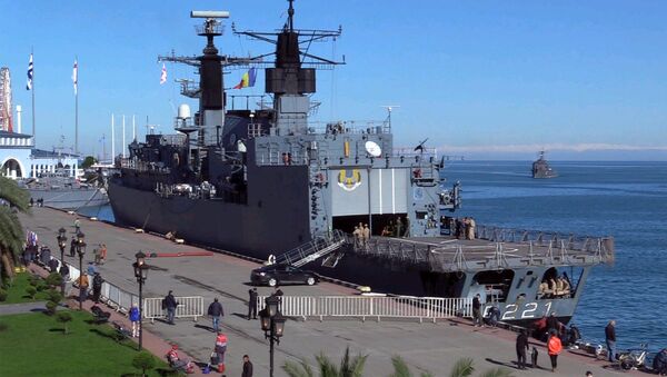 Боевые корабли НАТО прибыли  в порт Батуми - Sputnik Грузия
