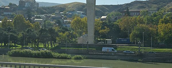 ძეგლი ორთაჭალაში სანაპიროზე ძეგლი ორთაჭალაში სანაპიროზე - Sputnik საქართველო