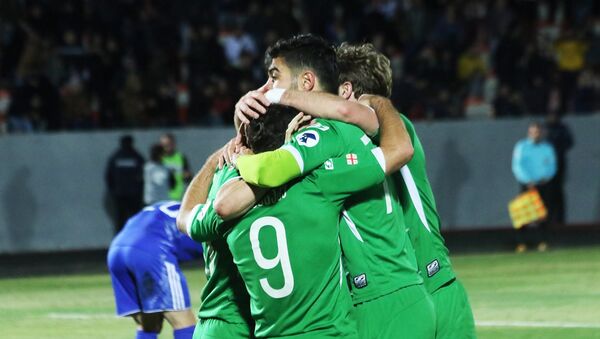 Футболисты Торпедо Кутаиси радуются победе над клубом Самтредиа - Sputnik Грузия