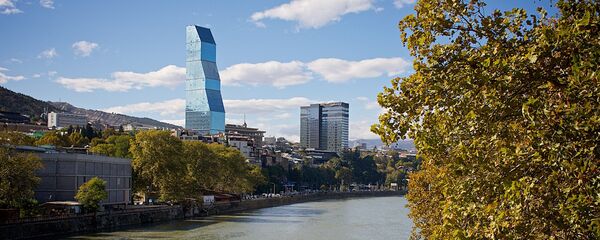 Вид на набережную Тбилиси и отели Biltmore и Radisson - Sputnik Грузия