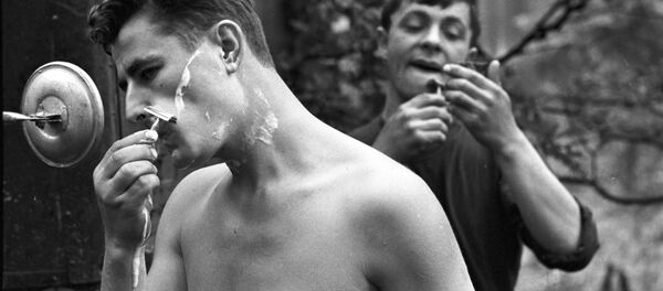 Утренний туалет солдата Утренний туалет солдата - Sputnik Грузия