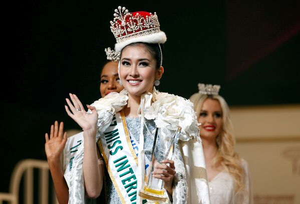 В Токио прошел финал международного конкурса красоты Miss International. Победительницей была названа 21-летняя Мисс Индонезия Лилиана Кевин. Она же была удостоена титула Miss Best Dresser - Sputnik Грузия