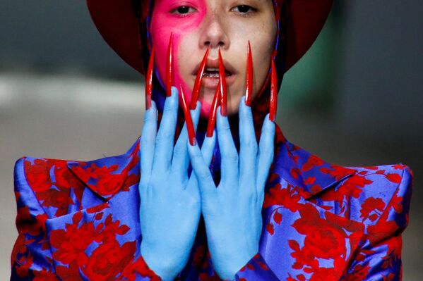 მოდელი China Fashion Week-ზე პეკინში, ჩინეთი - Sputnik საქართველო
