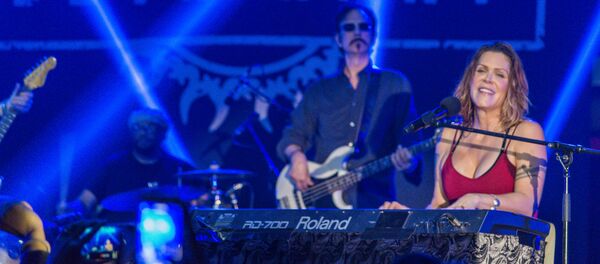 ბლუზ-მომღერალმა ბეტ ჰარტმა თბილისელი მსმენელები კონცერტით გააოგნა ბლუზ-მომღერალმა ბეტ ჰარტმა თბილისელი მსმენელები კონცერტით გააოგნა - Sputnik საქართველო