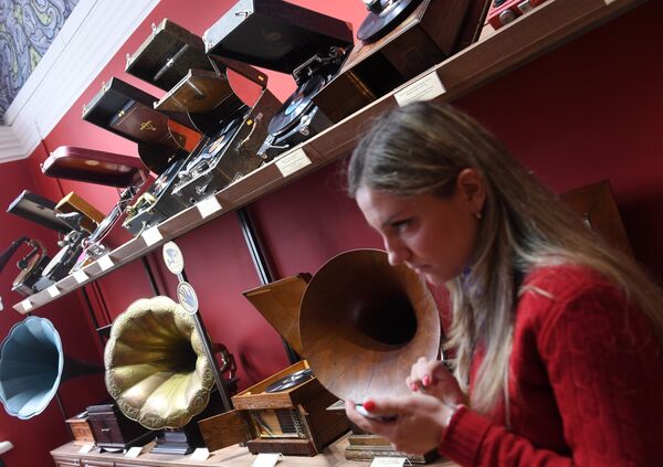 Открытие первого московского музея ретроаудиоаппаратуры Дом винтажной музыки - Sputnik Грузия