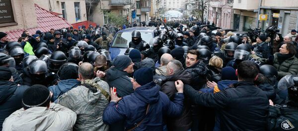 Сторонники Саакашвили в Киеве препятствуют полиции - Sputnik Грузия