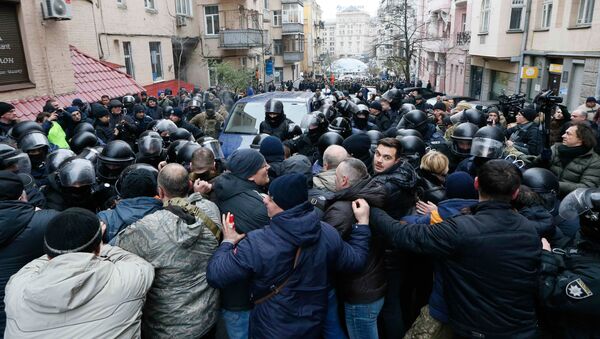 Сторонники Саакашвили в Киеве препятствуют полиции - Sputnik Грузия