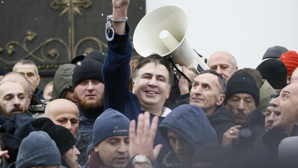 Михаил Саакашвили в Киеве после освобождения своими сторонниками из рук полиции - Sputnik Грузия
