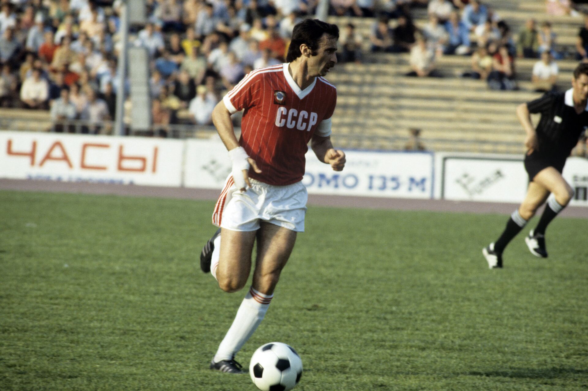 Александр Чивадзе, защитник сборной команды СССР по футболу 1986 года. Александр Чивадзе, защитник сборной команды СССР по футболу 1986 года. - Sputnik Грузия, 1920, 04.05.2025