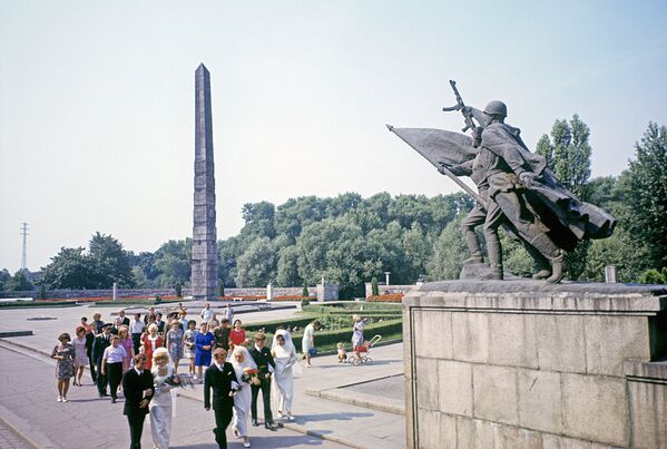 Памятник 1200 гвардейцам - Sputnik Грузия