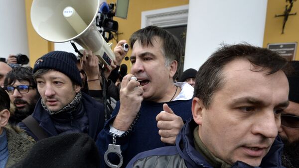Михаил Саакашвили выступает перед своими сторонниками в Киеве - Sputnik Грузия