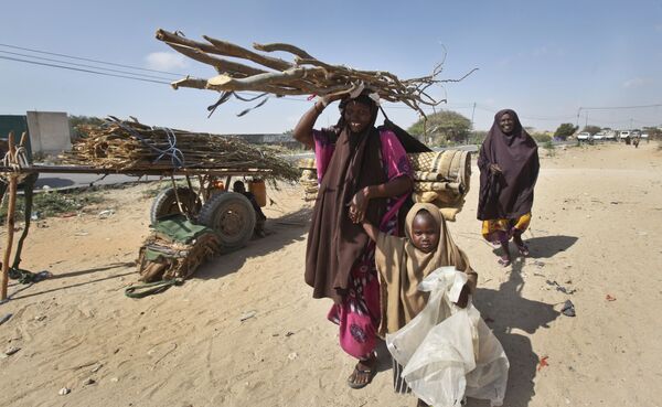 Жители Сомали во время сильной засухи. Фото сделано 28 марта 2017 года - Sputnik Грузия