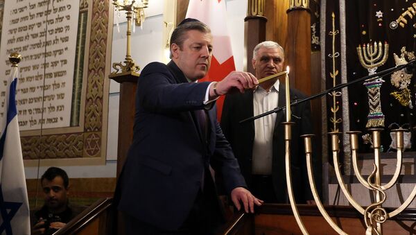 Премьер-министр Грузии Георгий Квирикашвили в синагоге - Sputnik Грузия