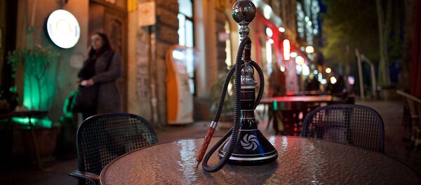 თბილისის ერთ-ერთ ღია კაფეში - Sputnik საქართველო