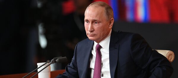 Президент РФ Владимир Путин на ежегодной большой пресс-конференции - Sputnik Грузия