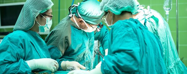 ექიმების ბრიგადა ოპერაციაზე - Sputnik საქართველო