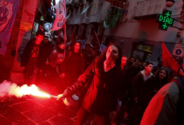 В Неаполе, Италия, прошли крупные студенческие акции протеста - Sputnik Грузия