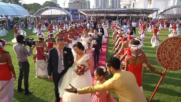 Китайцы устроили массовое бракосочетание в Шри-Ланке - Sputnik Грузия