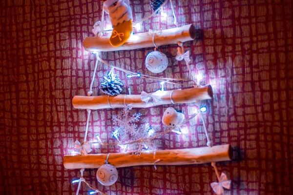 კედლის ნაძვის ხე კედლის ნაძვის ხე - Sputnik საქართველო