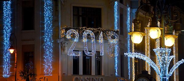 Новогоднее освещение на одной из улиц Батуми - Sputnik Грузия