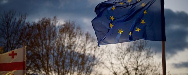 Флаг Евросоюза на площади Европы в столице Грузии - Sputnik Грузия