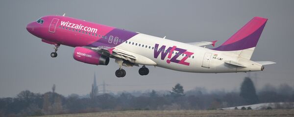 კომპანია Wizz Air -ის თვითმფრინავი აფრინდა კომპანია Wizz Air -ის თვითმფრინავი აფრინდა - Sputnik საქართველო