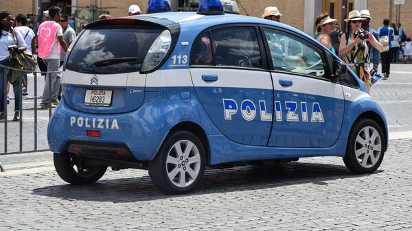 Автомобиль итальянской полицейской службы - Sputnik Грузия