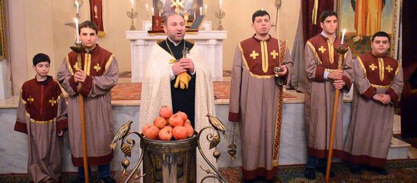 ბროწეულის კურთხევა: სომხური ტრადიცია ბათუმში ბროწეულის კურთხევა: სომხური ტრადიცია ბათუმში - Sputnik საქართველო