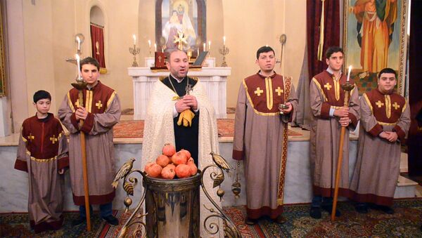 Освящение граната: как армянской традиции следуют в Батуми - Sputnik Грузия