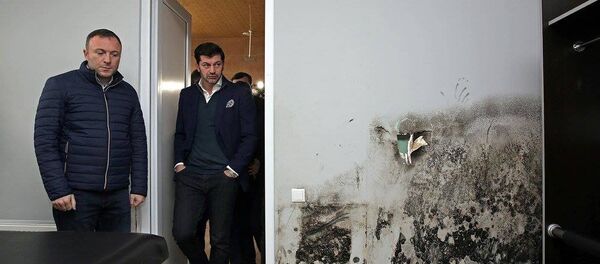 Мэр Тбилиси Кахи Каладзе осматривает новый регбийный стадион Мэр Тбилиси Кахи Каладзе осматривает новый регбийный стадион - Sputnik საქართველო