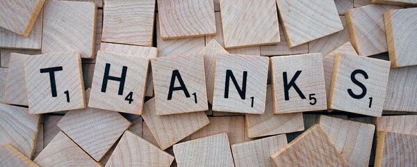 Слово Спасибо на деревянных кубиках - Sputnik Грузия