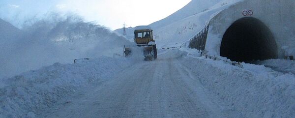 გაწმენდითი სამუშაოები ლარსზე გაწმენდითი სამუშაოები ლარსზე - Sputnik საქართველო