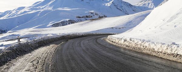 Военно-Грузинская дорога зимой Военно-Грузинская дорога зимой - Sputnik Грузия