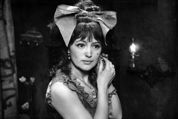 კინომსახიობ არიადნა შენგელაიას თბილისში ვარსკვლავს გაუხსნიან კინომსახიობ არიადნა შენგელაიას თბილისში ვარსკვლავს გაუხსნიან - Sputnik საქართველო