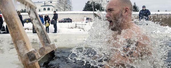 Крещение в Троицком Герасимо-Болдинском мужском монастыре - Sputnik Грузия