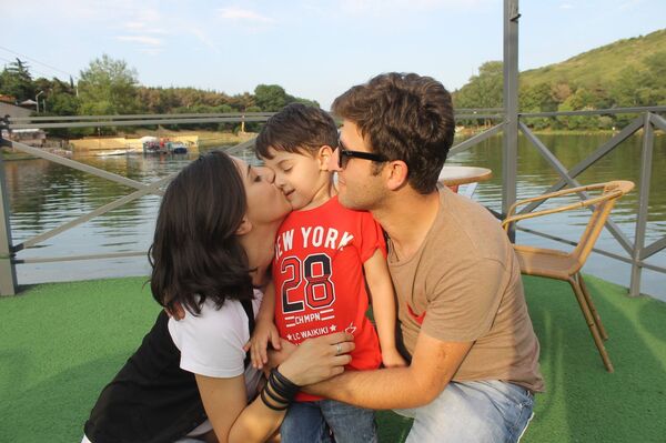 რეზო ბლიაძე ოჯახთან ერთად რეზო ბლიაძე ოჯახთან ერთად - Sputnik საქართველო