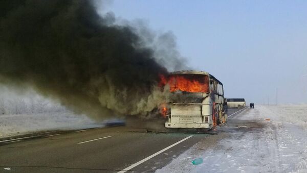 Более 50 человек погибли в загоревшемся автобусе в Казахстане - Sputnik Грузия