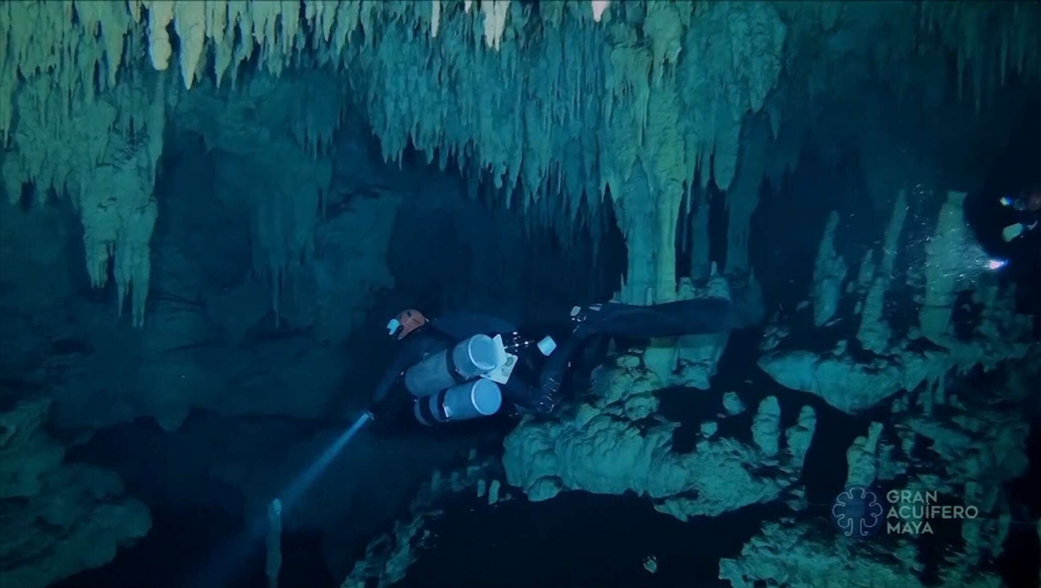 Пещеру длиной в сотни километров обнаружили в Мексике.