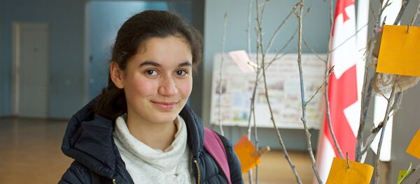 Участница проекта Ты супер! Нана Вардзелашвили в своей школе - Sputnik Грузия