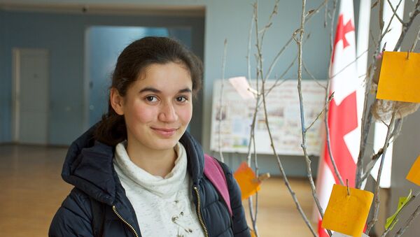 Участница проекта Ты супер! Нана Вардзелашвили в своей школе - Sputnik Грузия