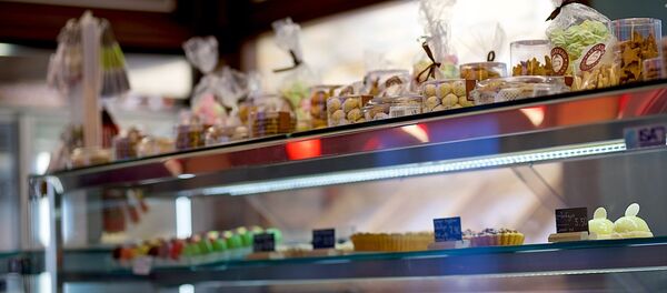 Витрина кафе в столице Грузии - Sputnik Грузия